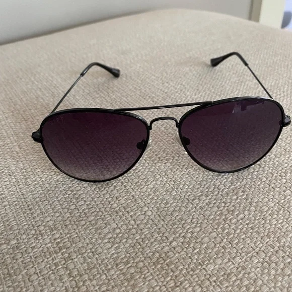 DIFF Aviator Sunglasses - never worn - Picture 5 of 5